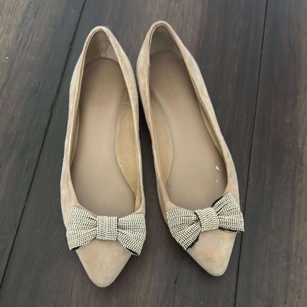 Elegant Beige Bow Flats